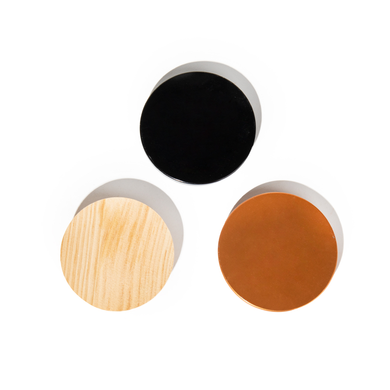 Round lid with natural wood-grain finish